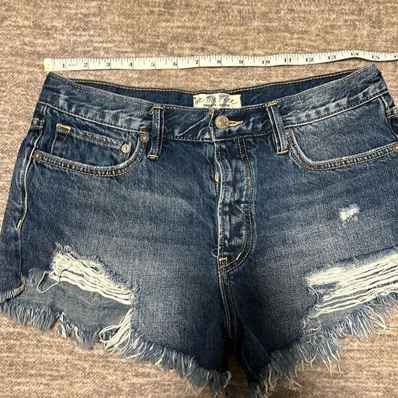 We The Free Pants - Distressed Dark Blue Denim Women's Shorts